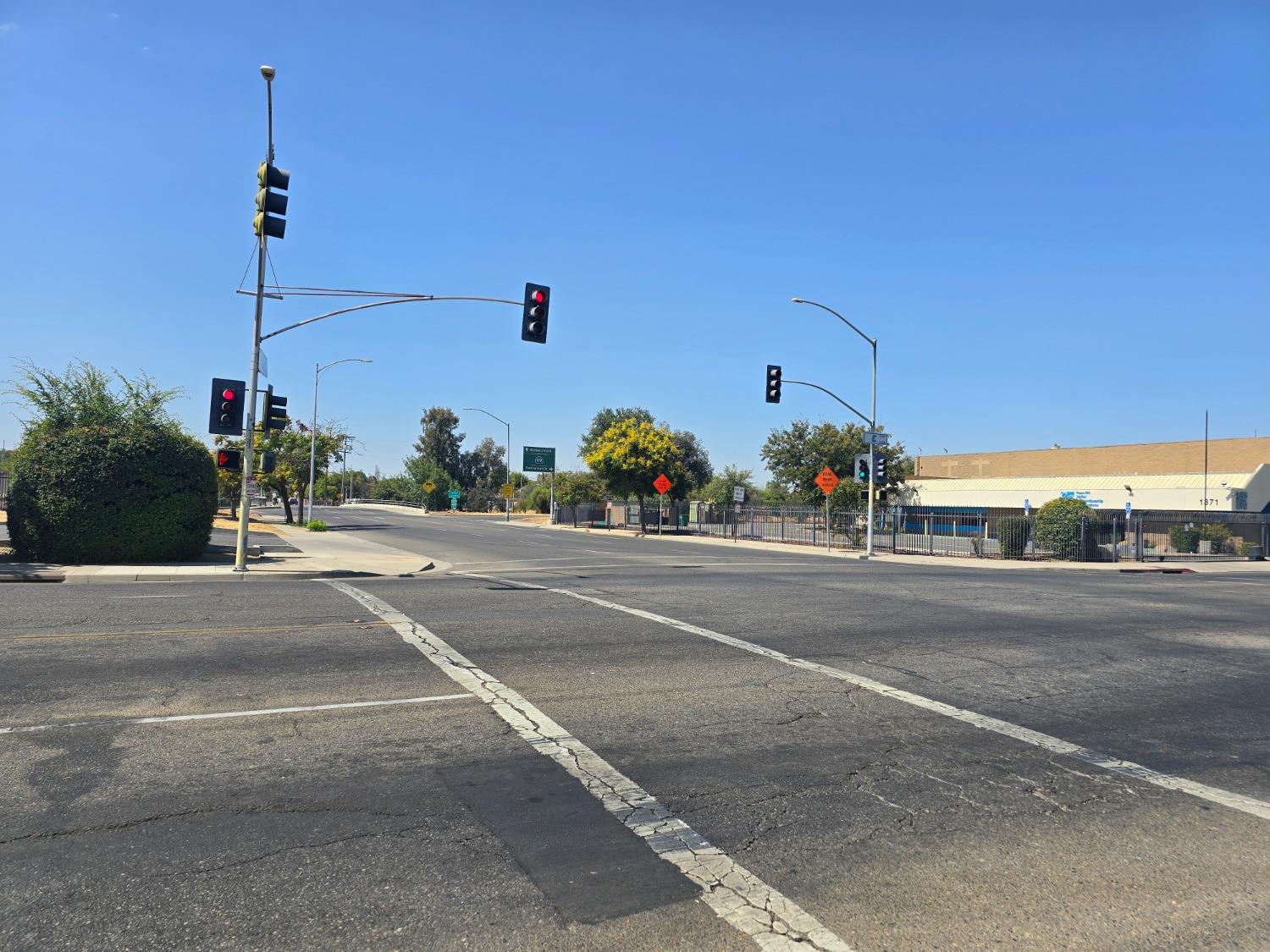 1414 Stanislaus St, Fresno, CA 93706