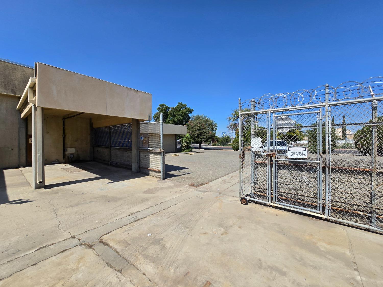 1414 Stanislaus St, Fresno, CA 93706