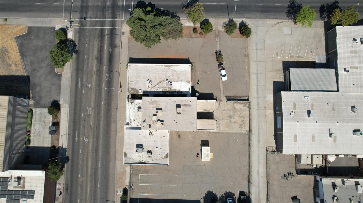 1414 Stanislaus St, Fresno, CA 93706