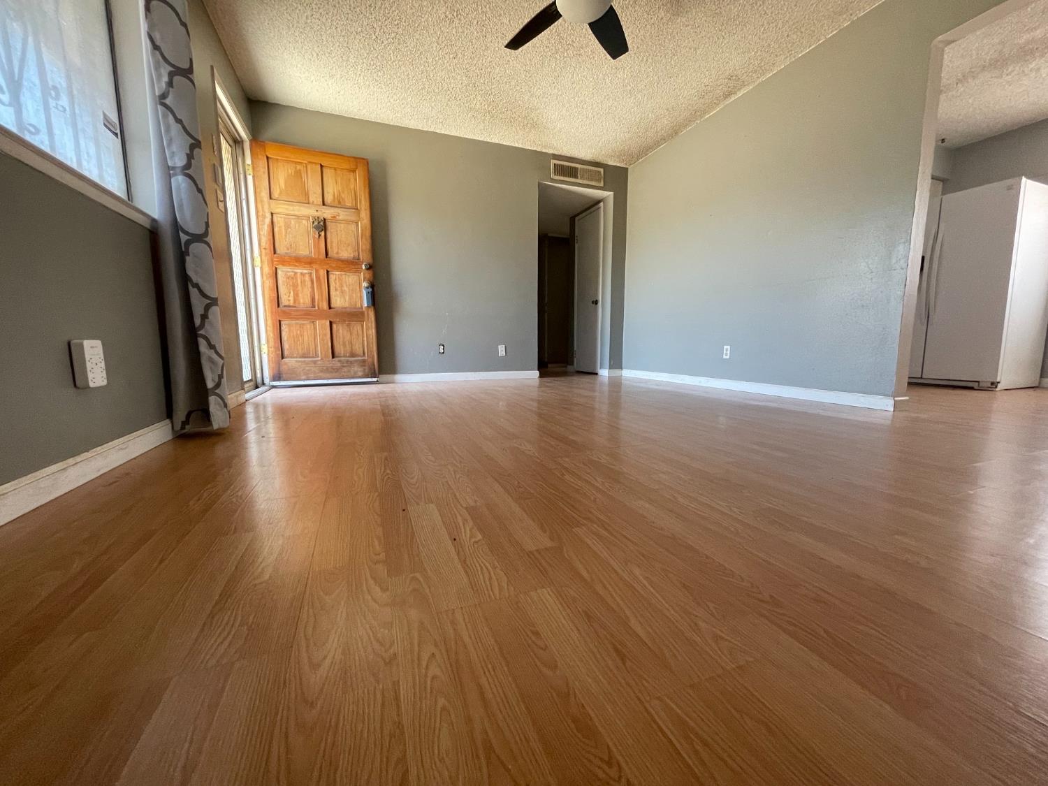 430 N 430 Alice St, Dinuba, CA 93618
