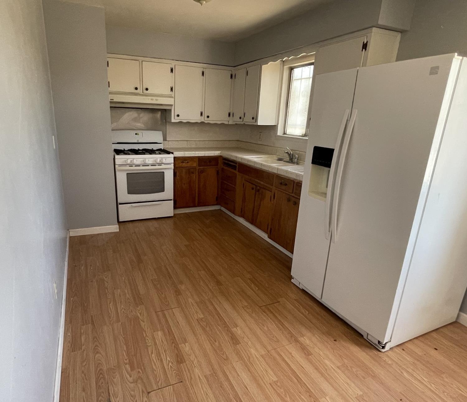 430 N 430 Alice St, Dinuba, CA 93618