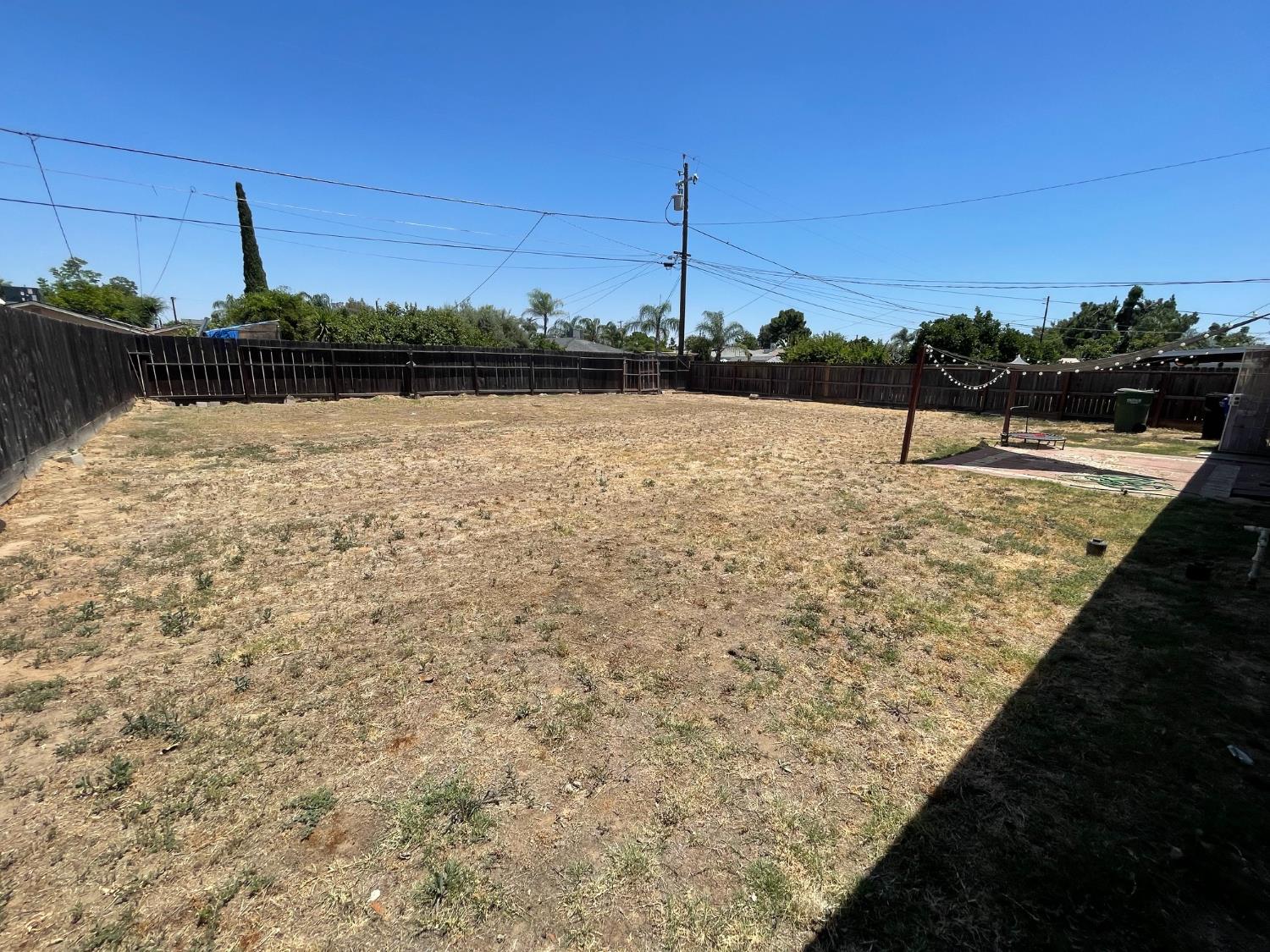 430 N 430 Alice St, Dinuba, CA 93618