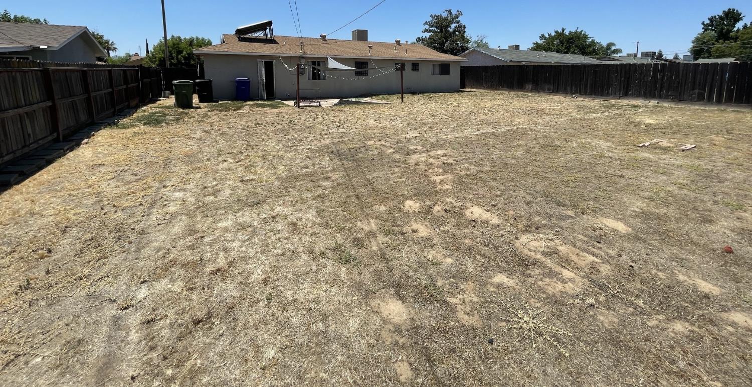 430 N 430 Alice St, Dinuba, CA 93618