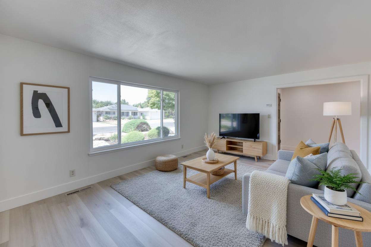 549 E Sample Ave, Fresno, CA 93710