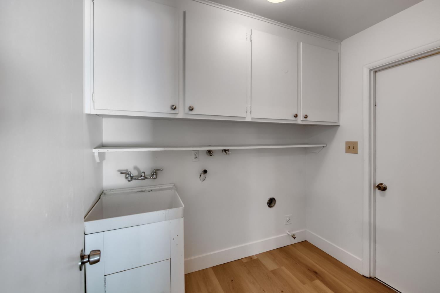 549 E Sample Ave, Fresno, CA 93710