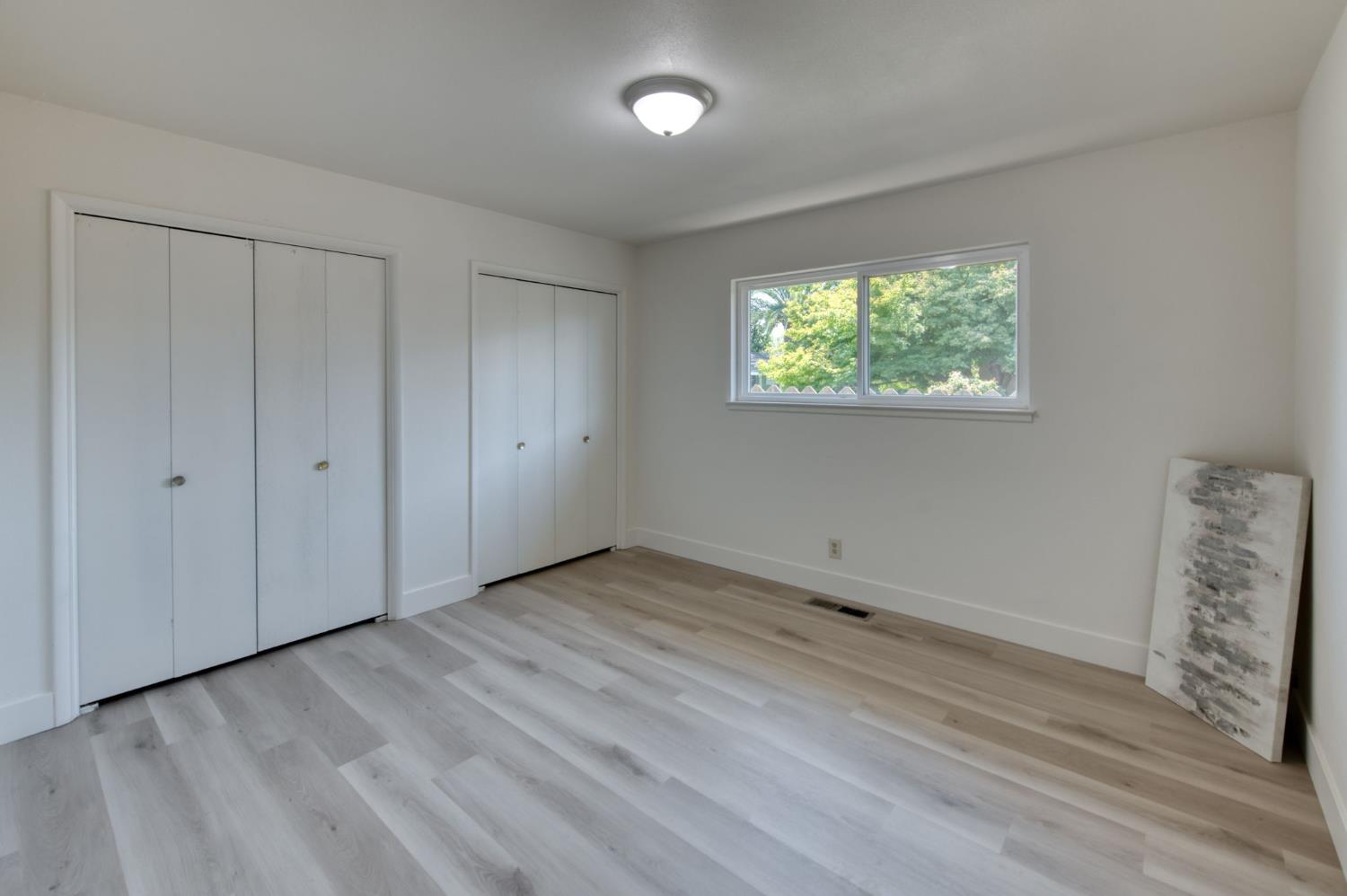 549 E Sample Ave, Fresno, CA 93710