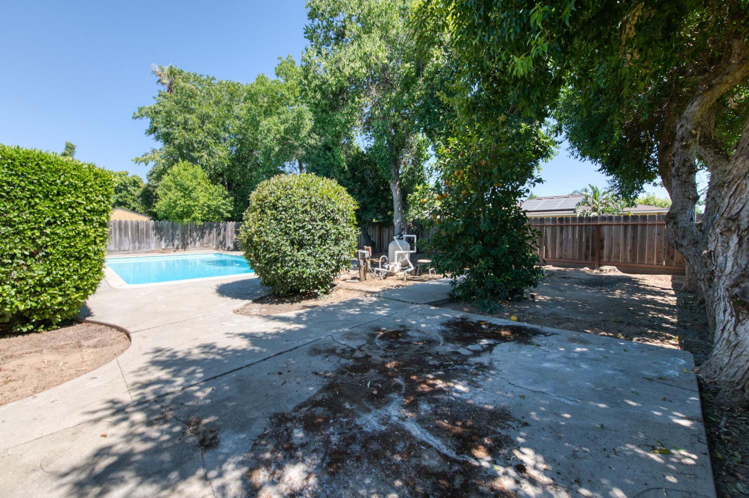 549 E Sample Ave, Fresno, CA 93710