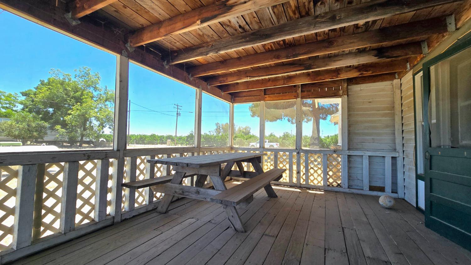 7132 Avenue 404, Dinuba, CA 93618