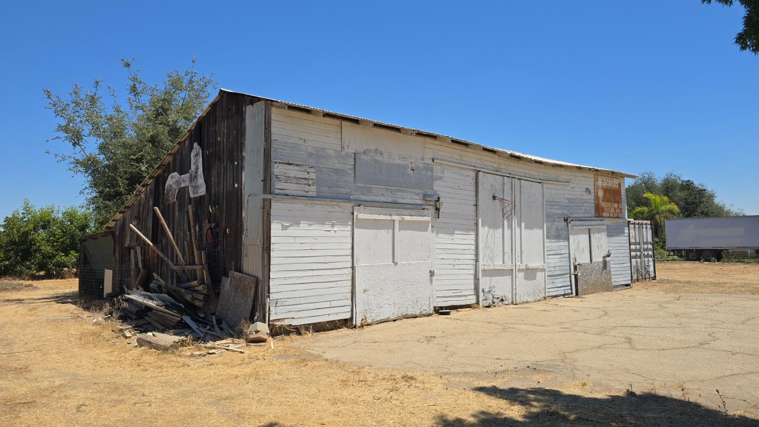 7132 Avenue 404, Dinuba, CA 93618