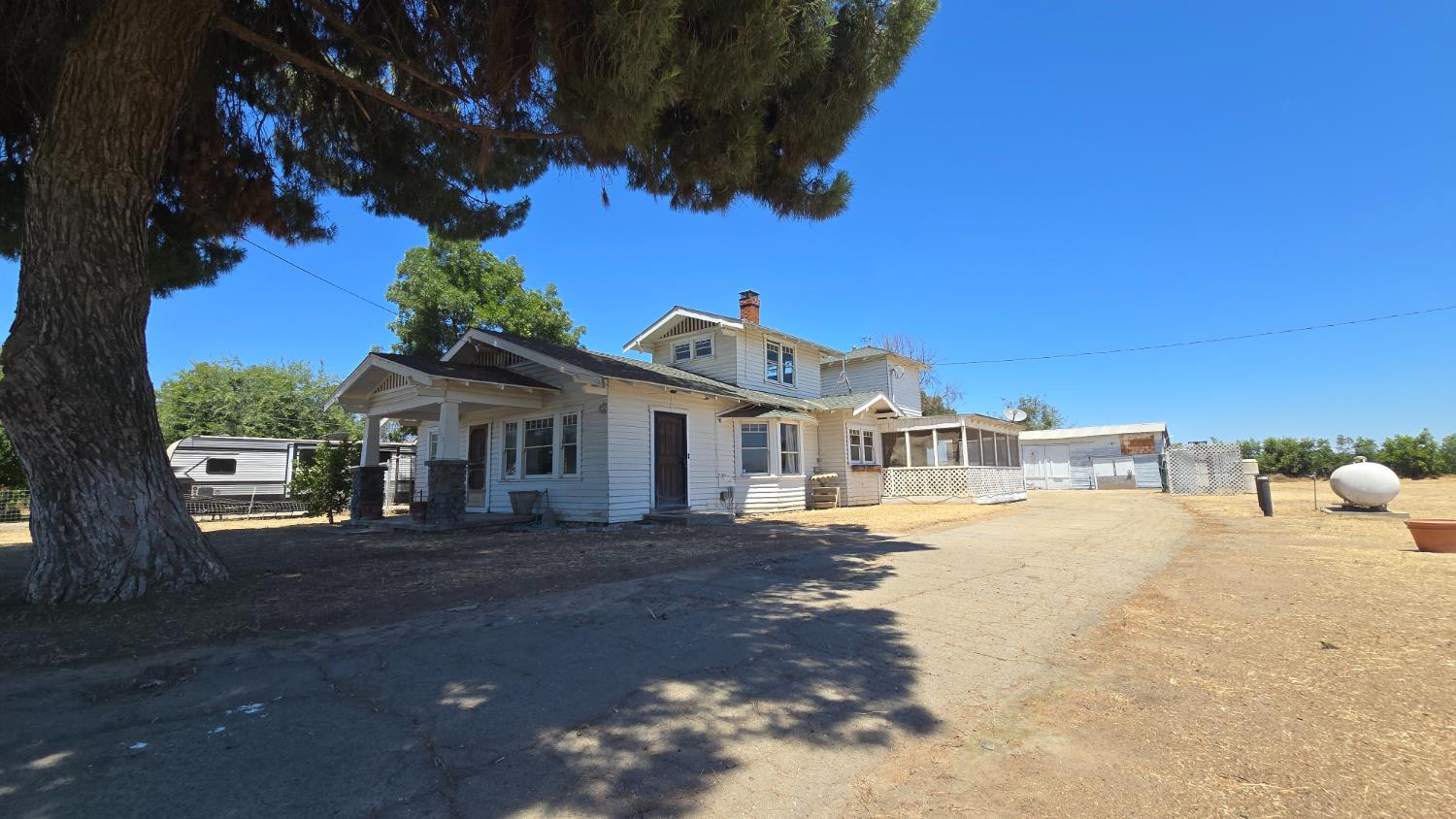 7132 Avenue 404, Dinuba, CA 93618