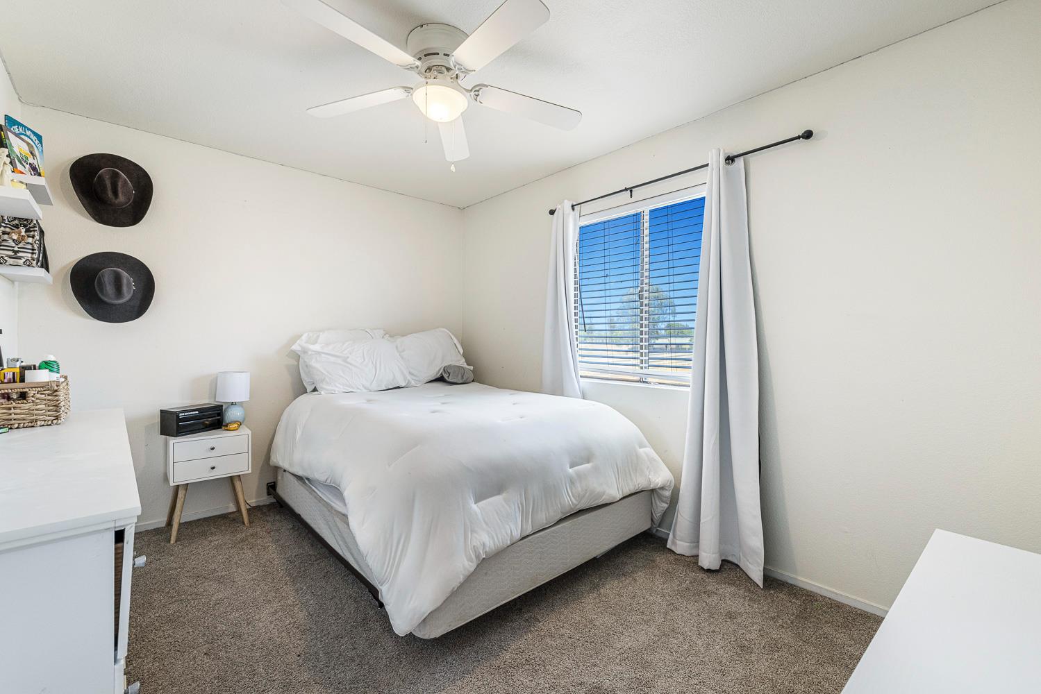 17421 Mark Rd, Madera, CA 93636