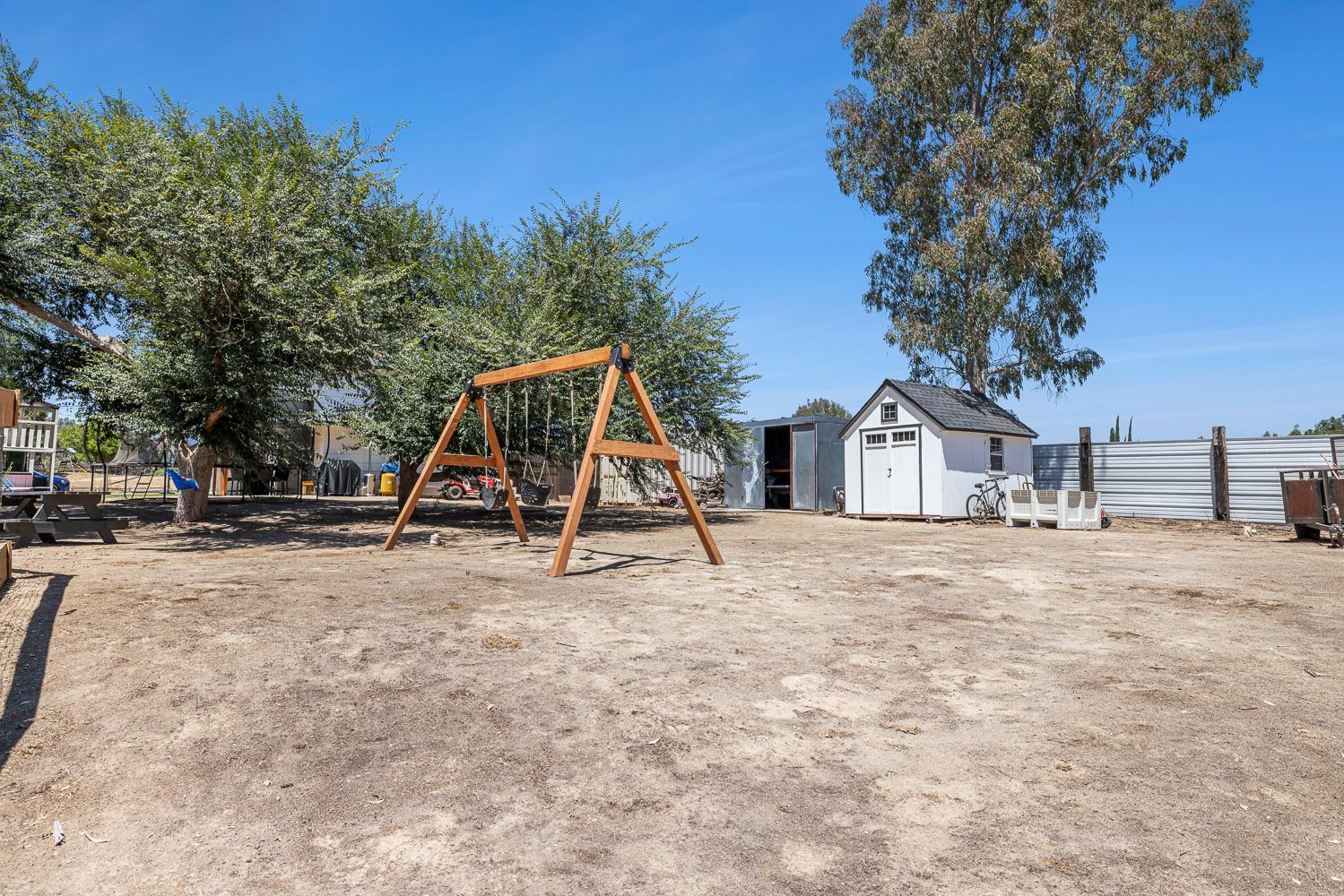 17421 Mark Rd, Madera, CA 93636