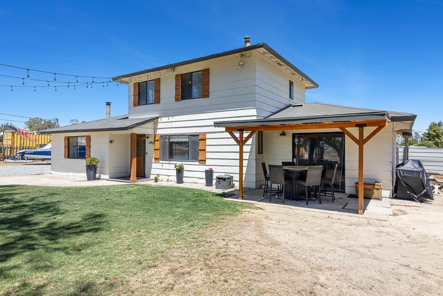 17421 Mark Rd, Madera, CA 93636
