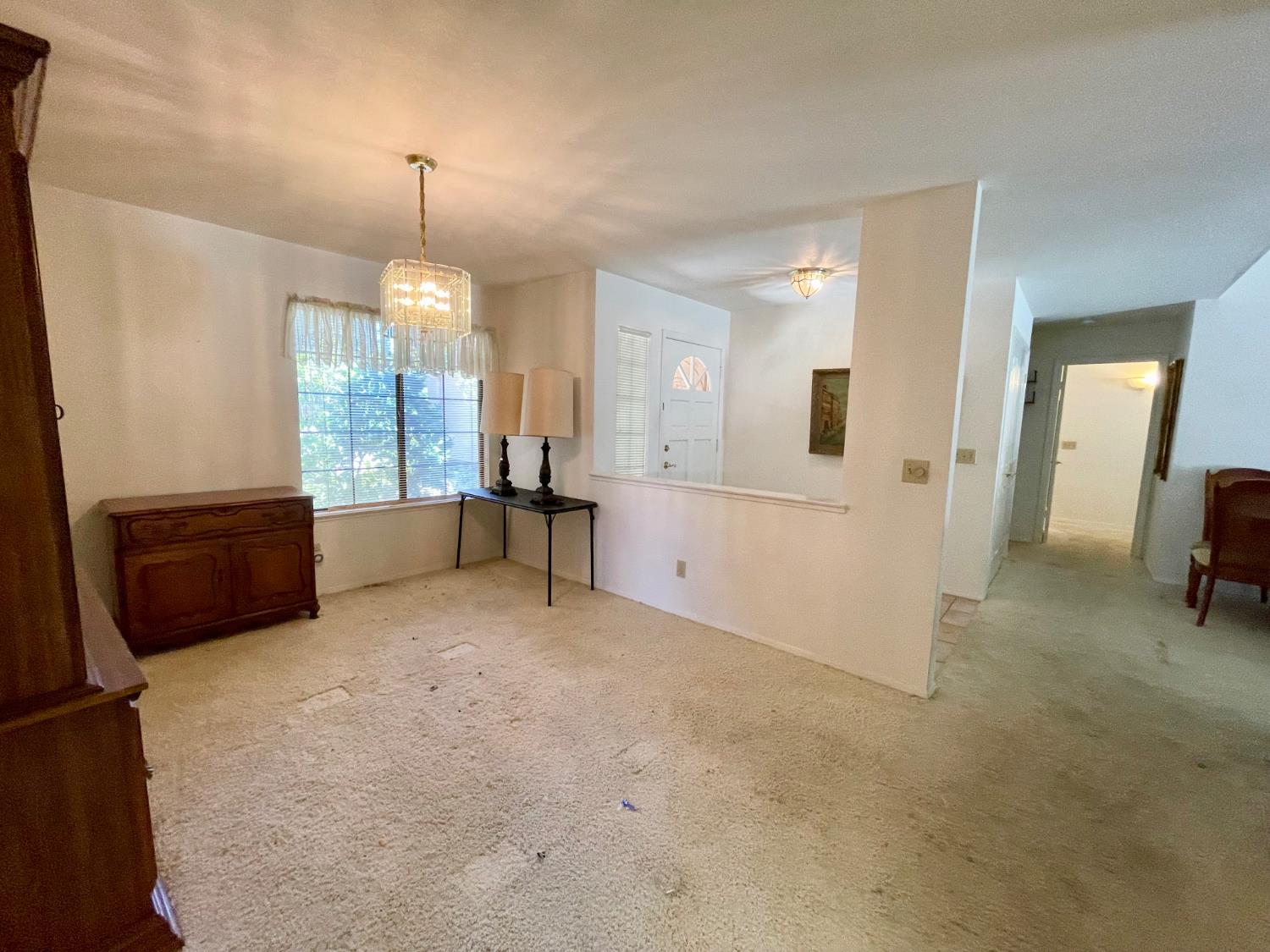 838 E Catalina Cir, Fresno, CA 93730