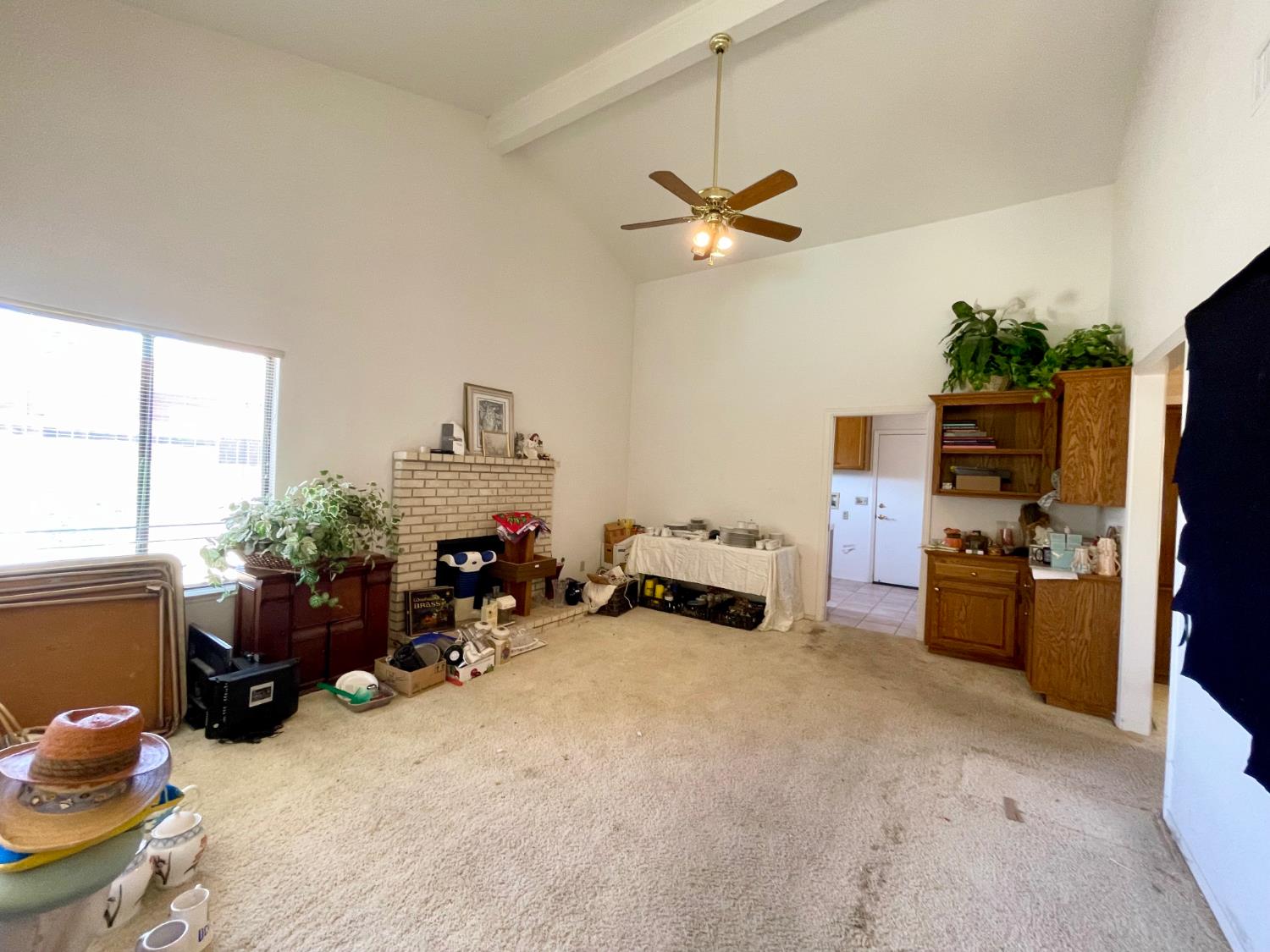 838 E Catalina Cir, Fresno, CA 93730