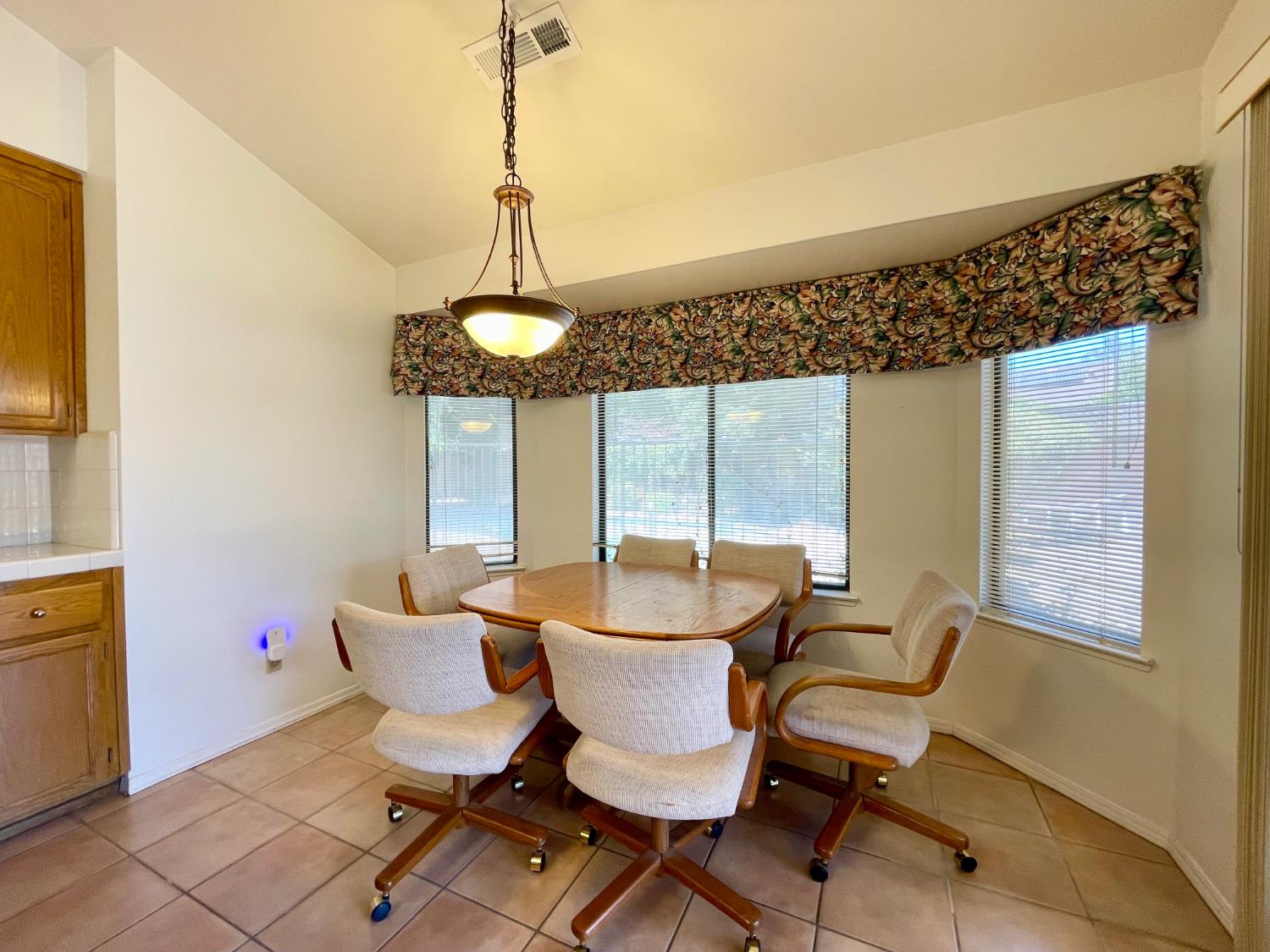 838 E Catalina Cir, Fresno, CA 93730
