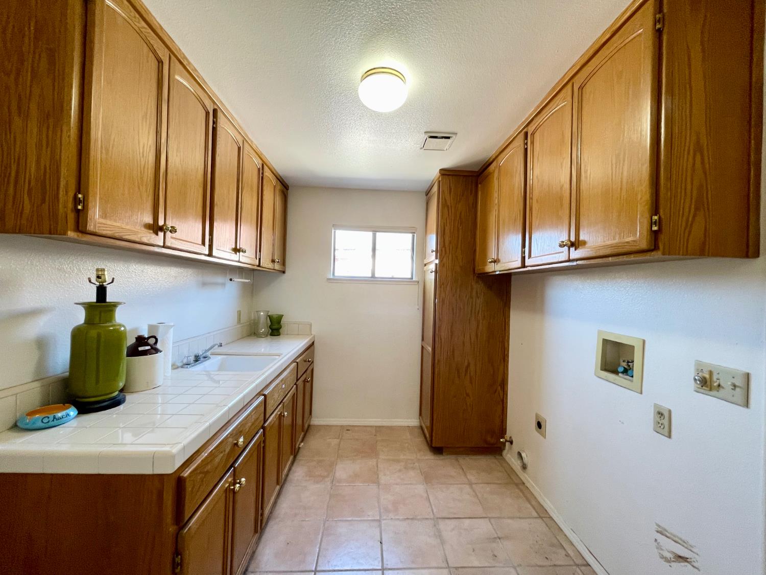 838 E Catalina Cir, Fresno, CA 93730