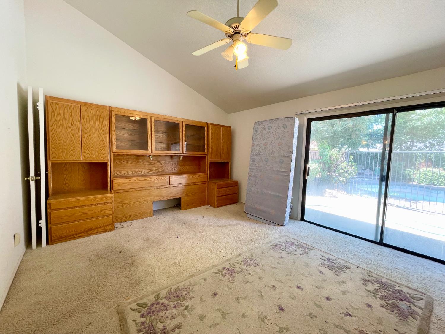 838 E Catalina Cir, Fresno, CA 93730