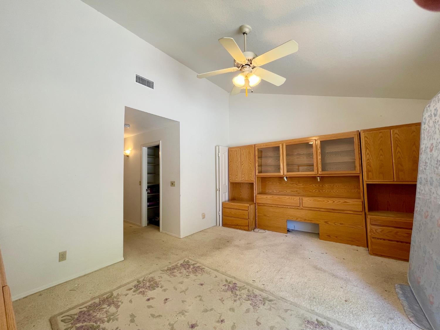 838 E Catalina Cir, Fresno, CA 93730
