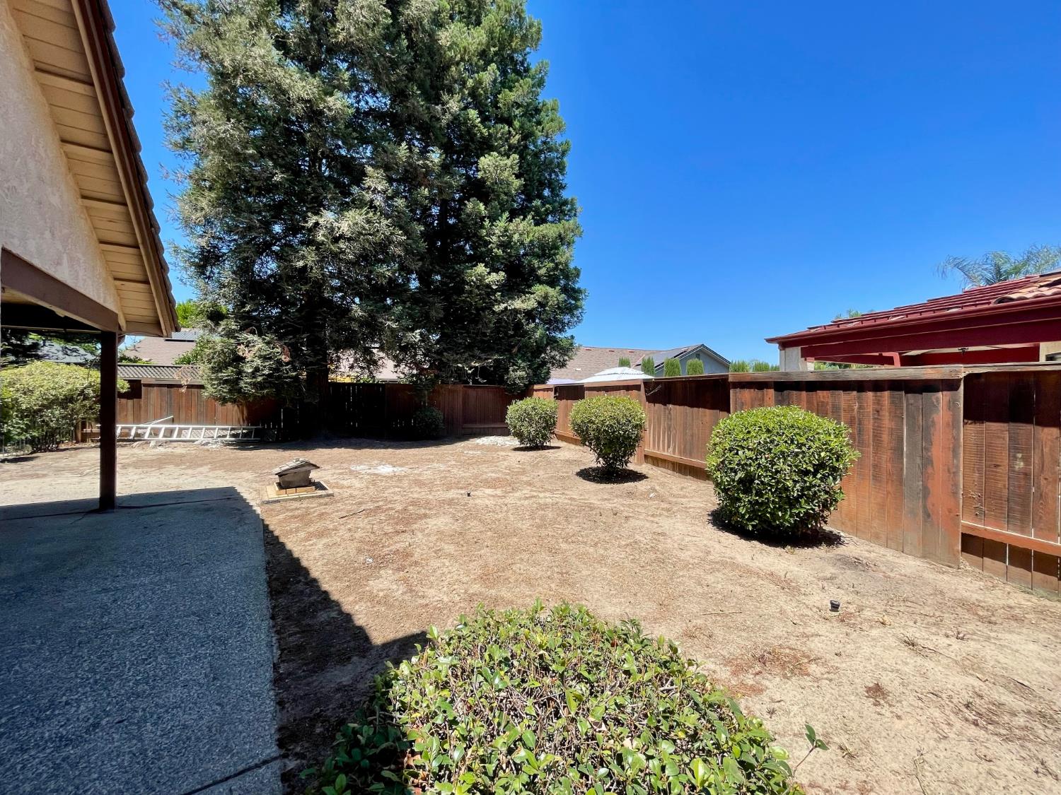 838 E Catalina Cir, Fresno, CA 93730