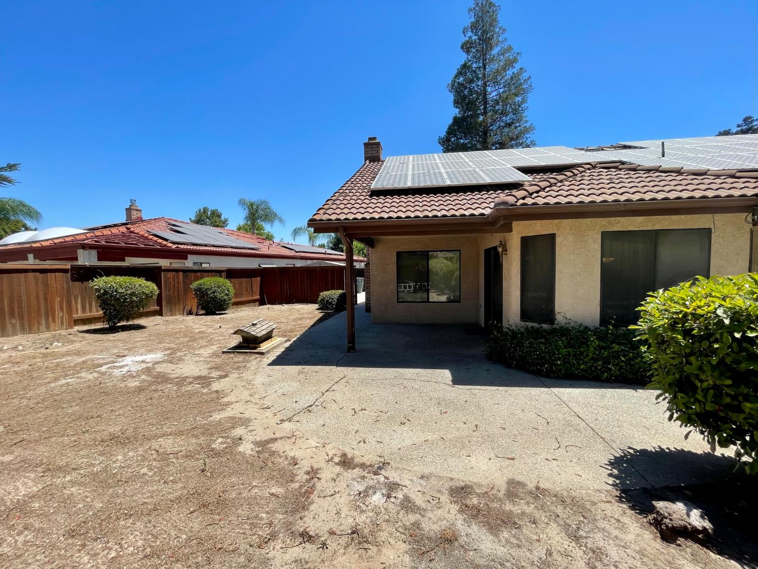838 E Catalina Cir, Fresno, CA 93730