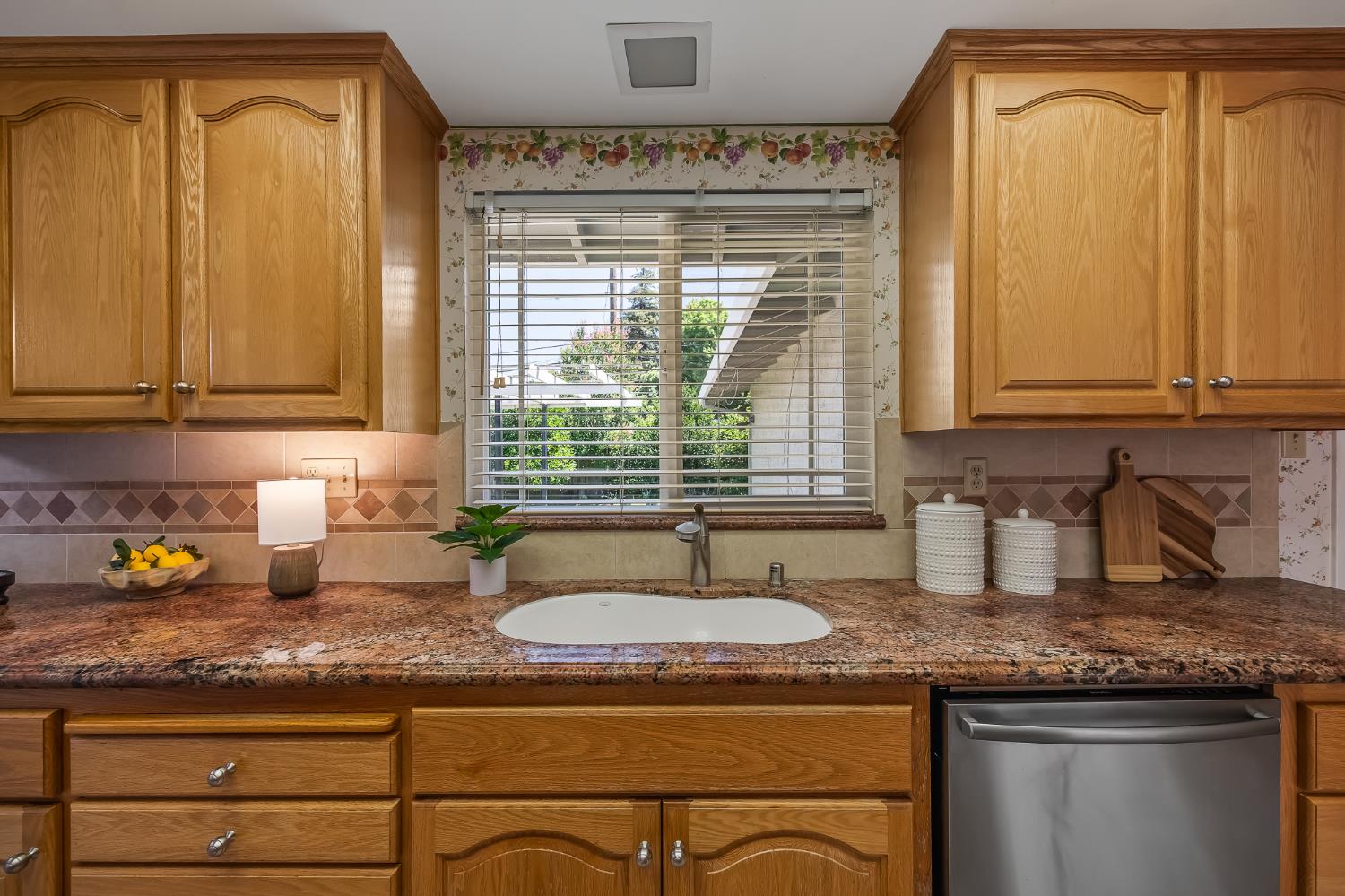 4223 Riviera Dr, Stockton, CA 95204