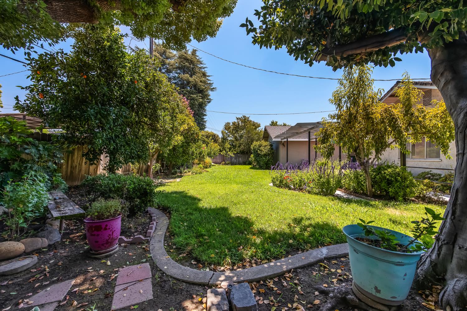 4223 Riviera Dr, Stockton, CA 95204