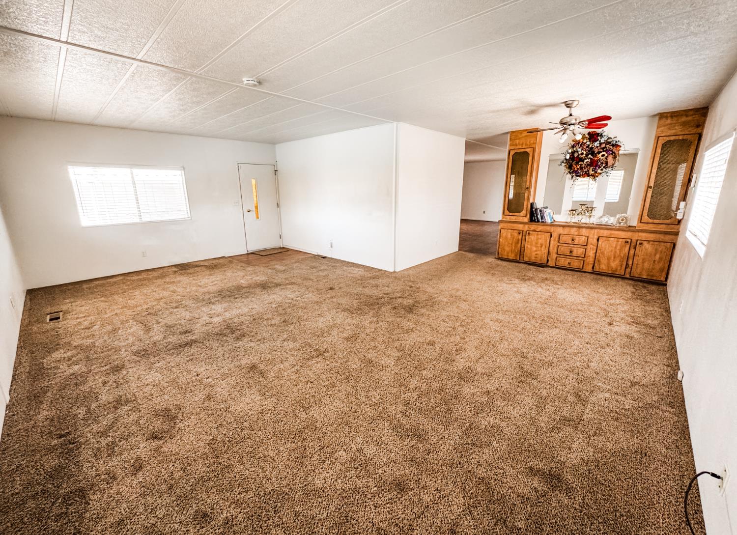 852 E Grangeville Blvd #57, Hanford, CA 93230