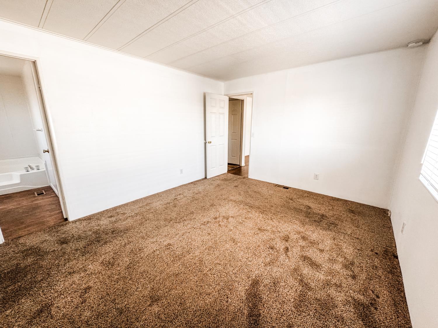852 E Grangeville Blvd #57, Hanford, CA 93230