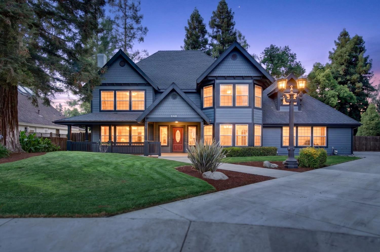 348 E Sunnyside Ave, Visalia, CA 93277