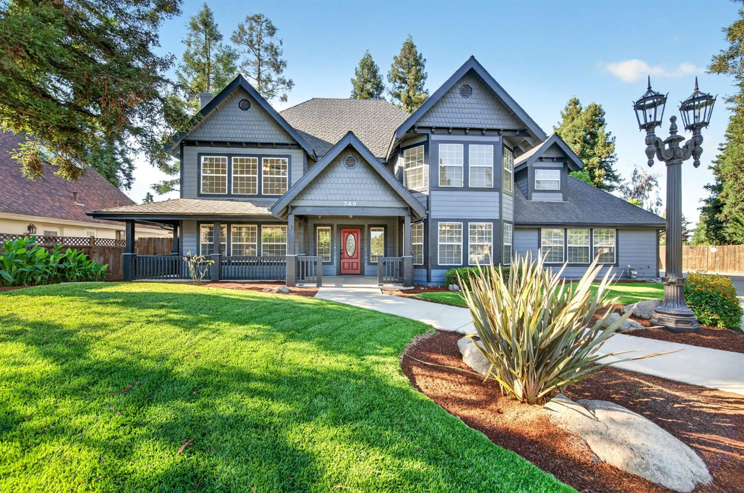 348 E Sunnyside Ave, Visalia, CA 93277