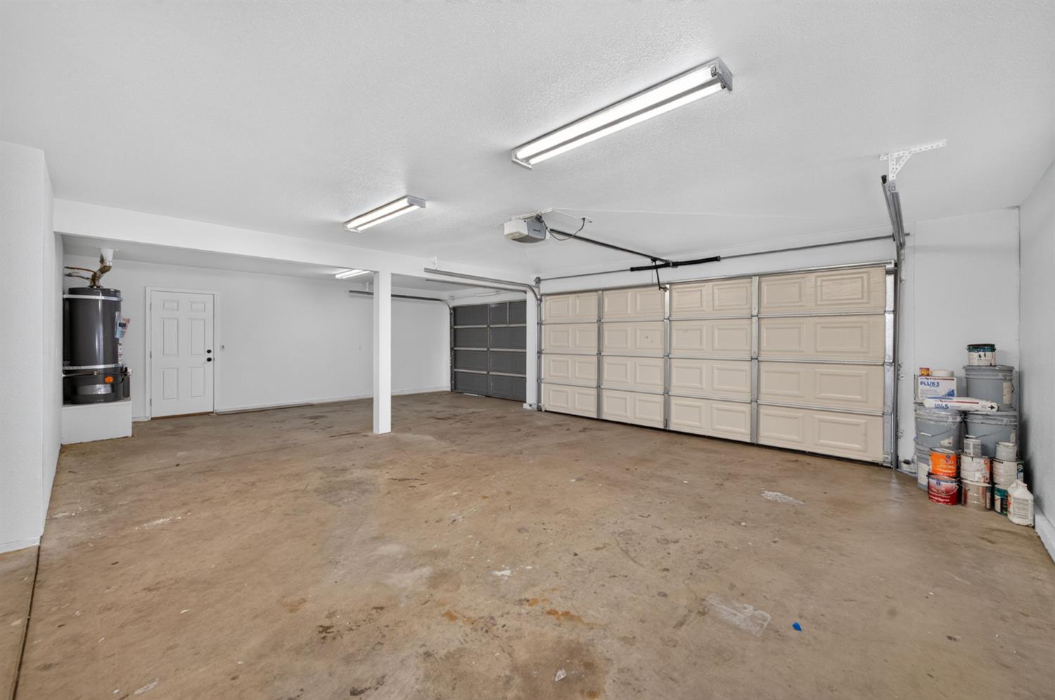 348 E Sunnyside Ave, Visalia, CA 93277
