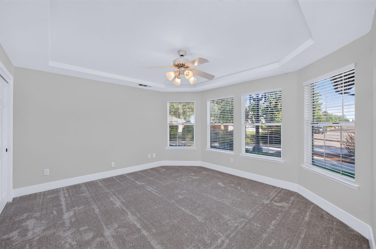348 E Sunnyside Ave, Visalia, CA 93277