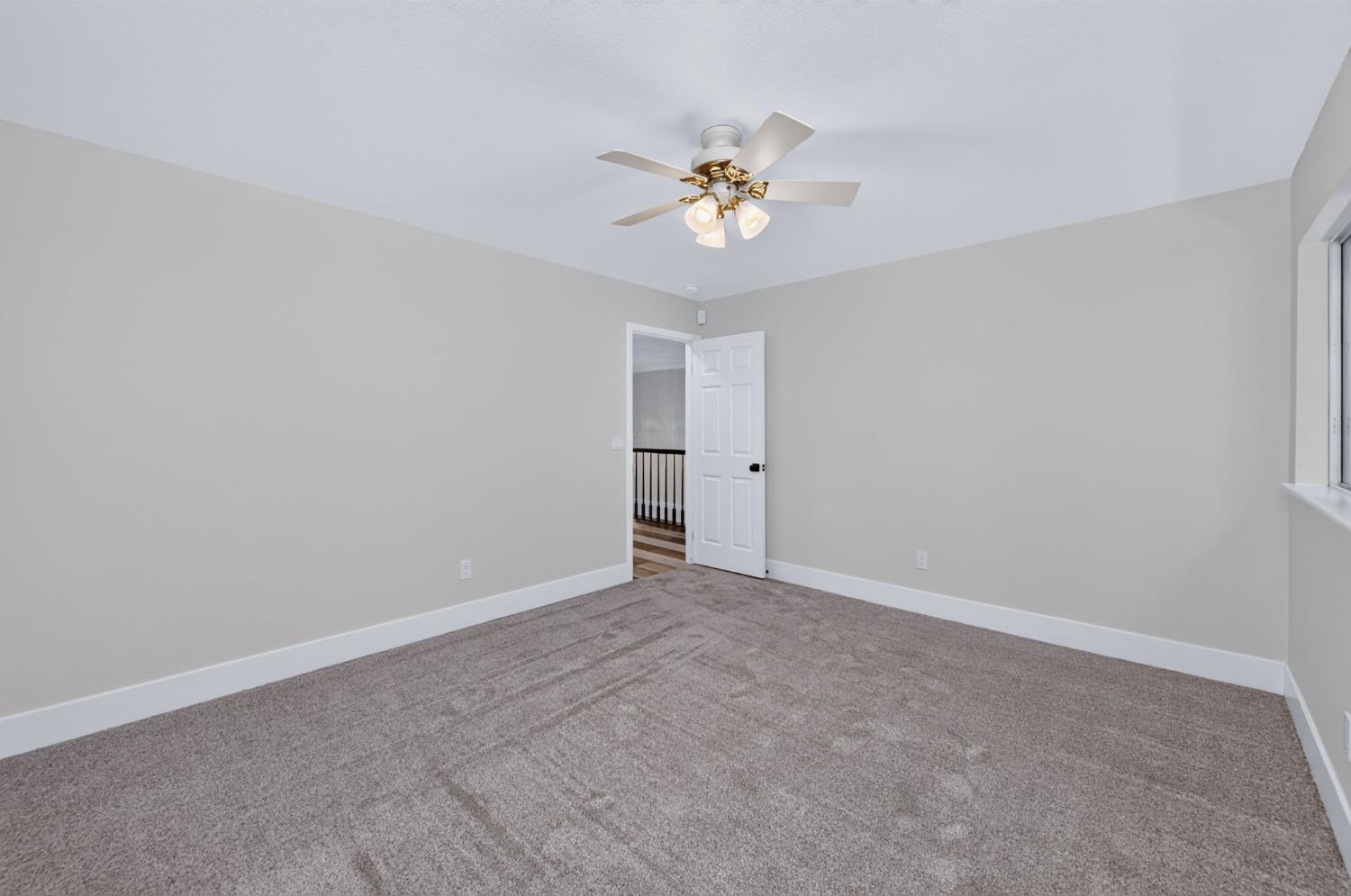 348 E Sunnyside Ave, Visalia, CA 93277