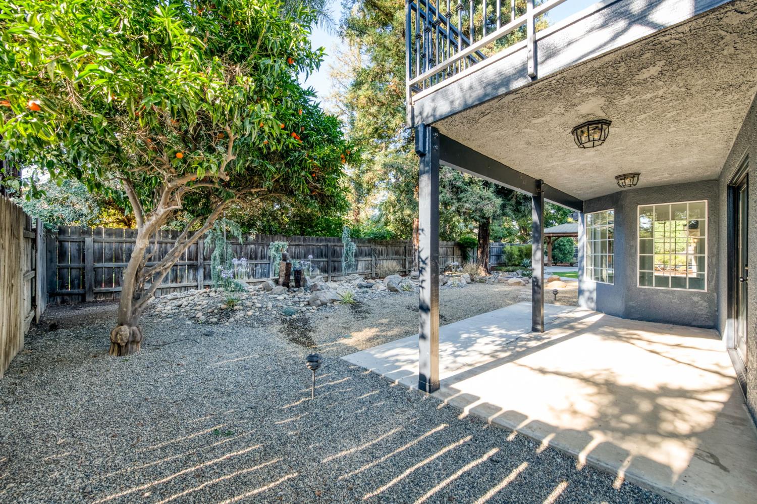 348 E Sunnyside Ave, Visalia, CA 93277