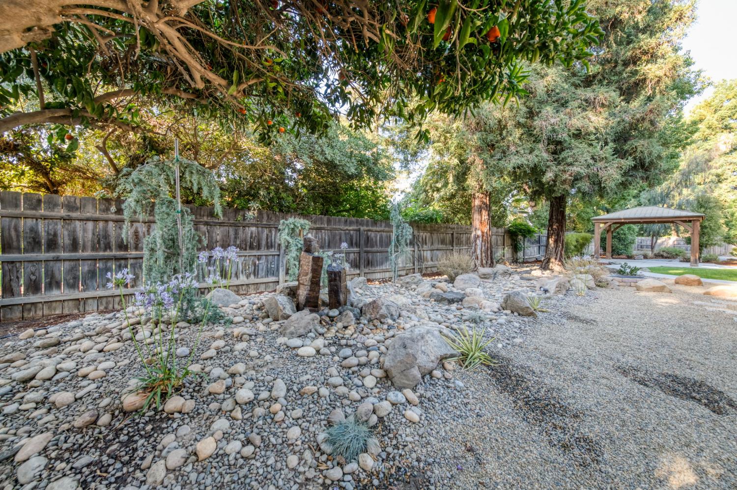 348 E Sunnyside Ave, Visalia, CA 93277