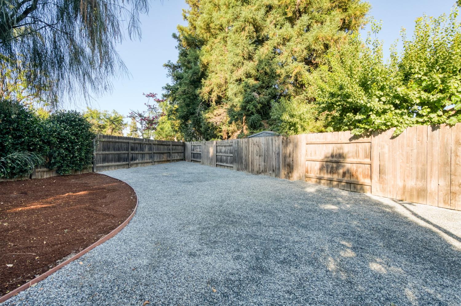 348 E Sunnyside Ave, Visalia, CA 93277