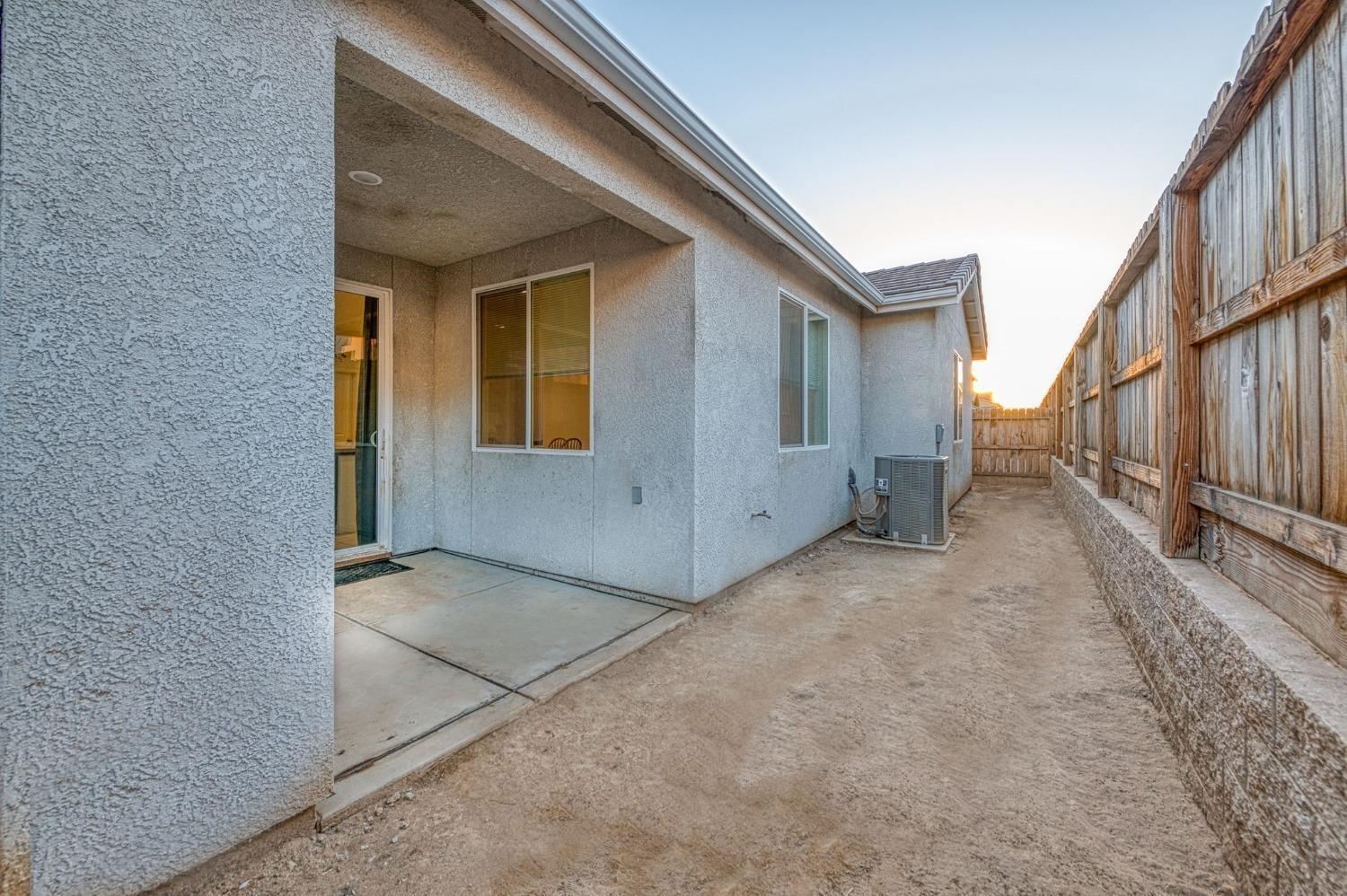 4177 Beverly Ave, Clovis, CA 93619