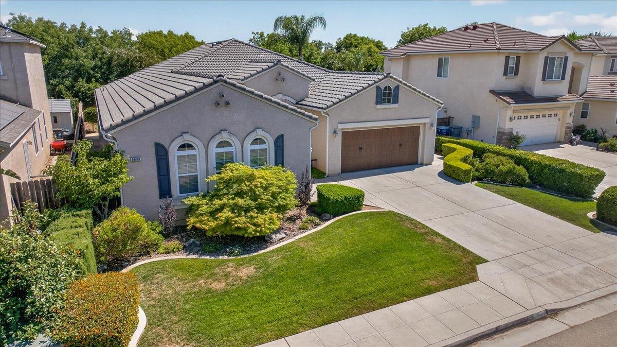 5688 E Christine Ave, Fresno, CA 93727