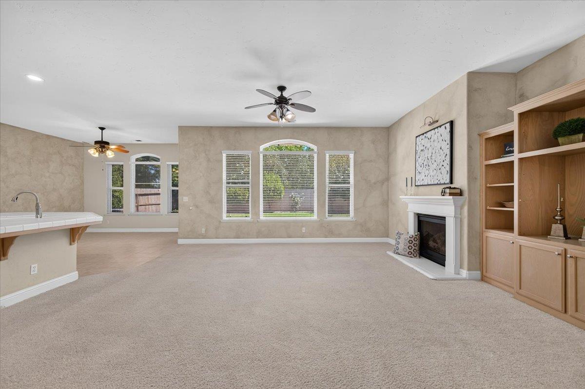 5688 E Christine Ave, Fresno, CA 93727