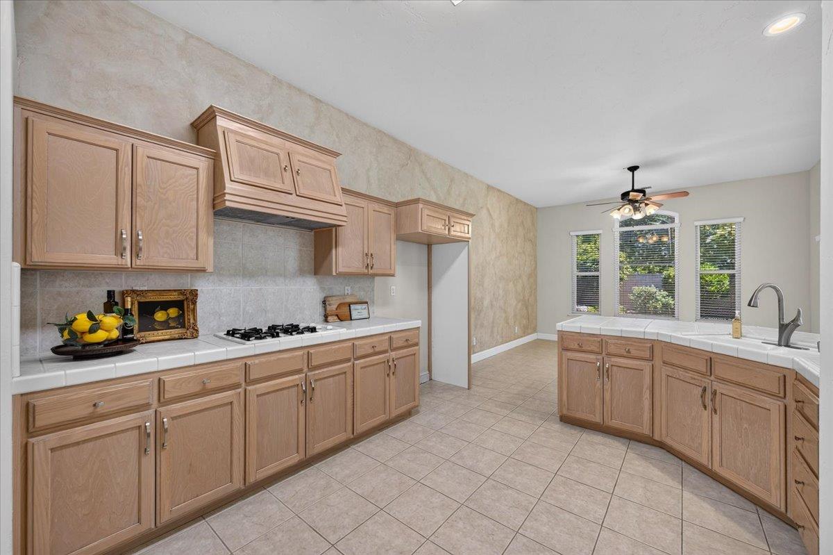 5688 E Christine Ave, Fresno, CA 93727