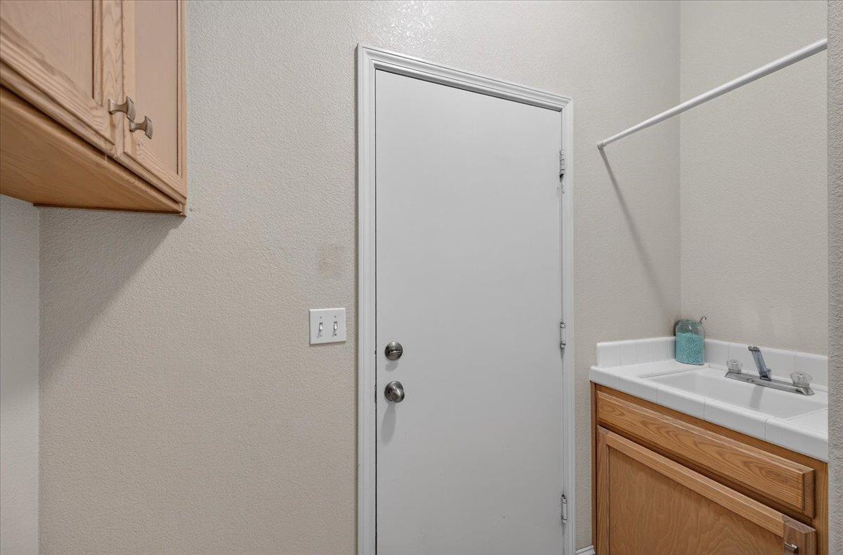 5688 E Christine Ave, Fresno, CA 93727