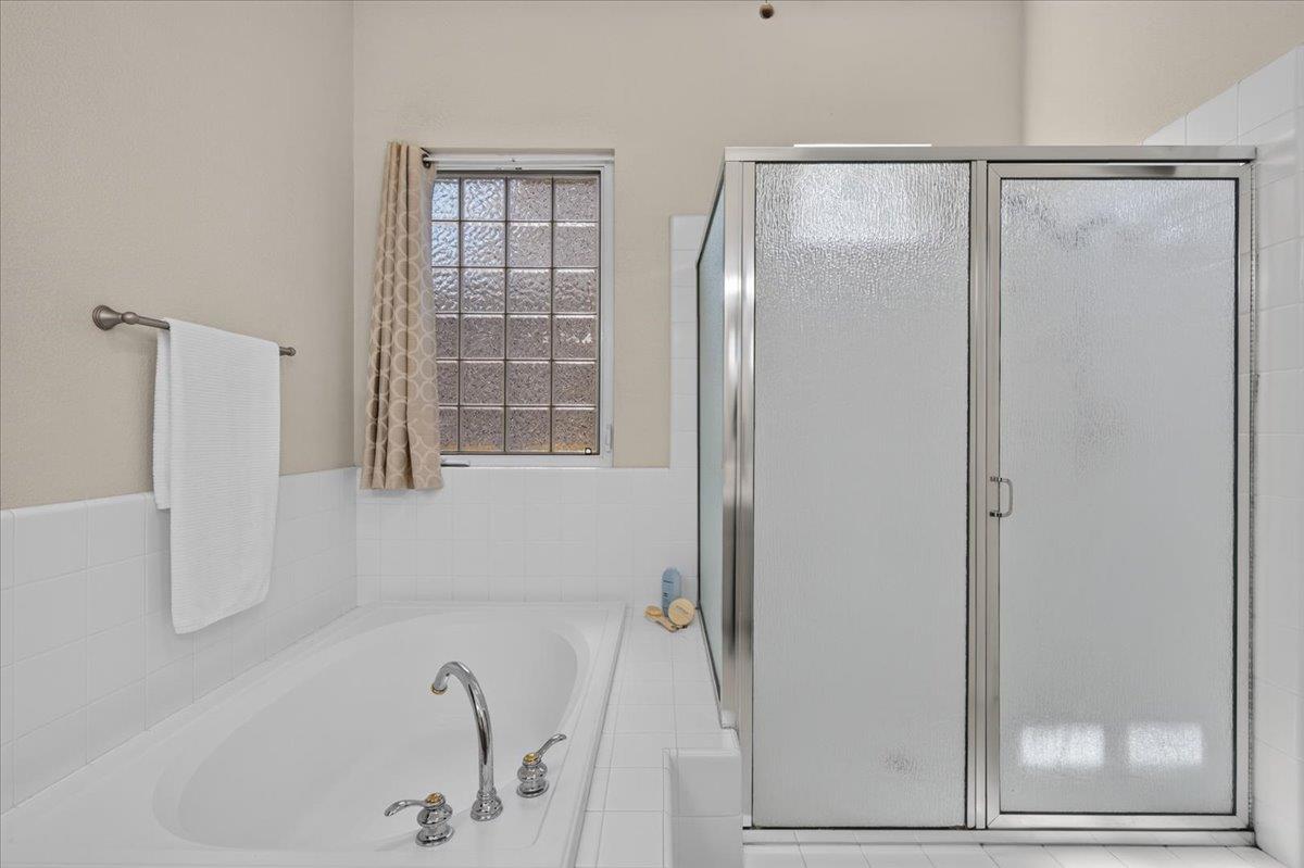 5688 E Christine Ave, Fresno, CA 93727