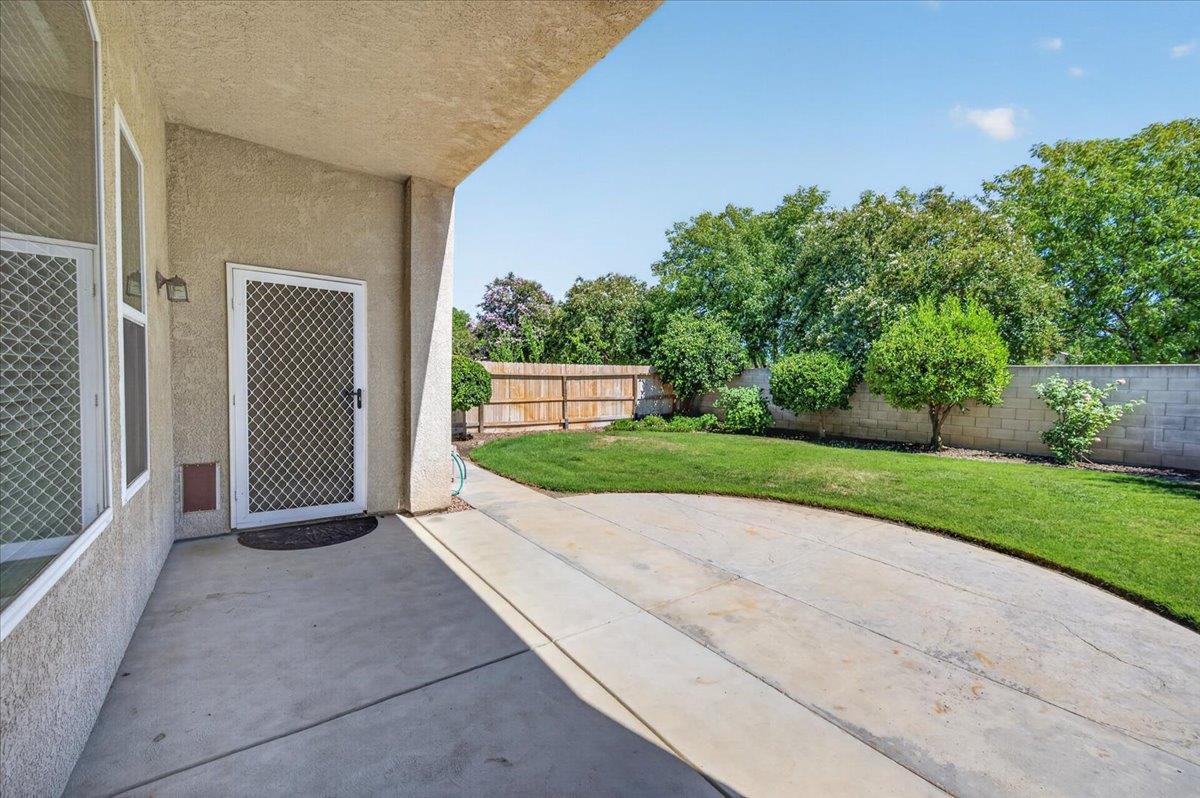5688 E Christine Ave, Fresno, CA 93727