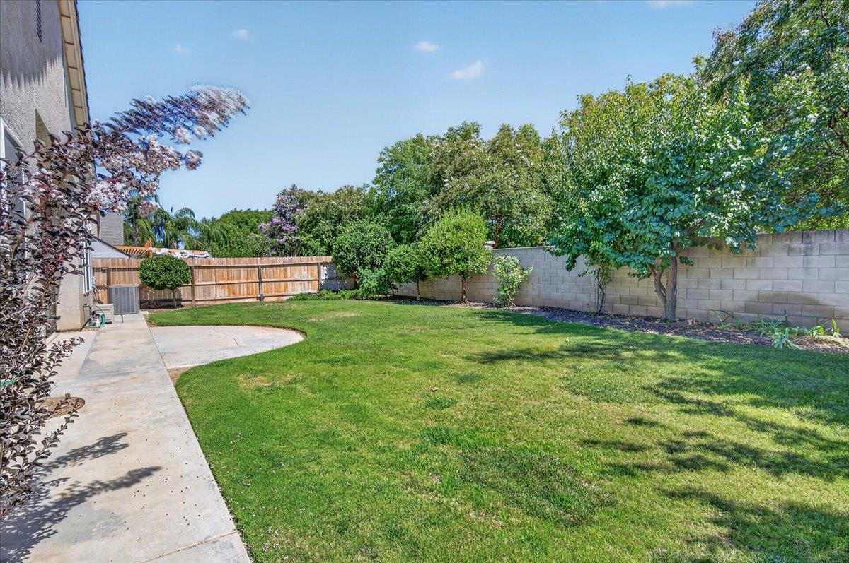 5688 E Christine Ave, Fresno, CA 93727