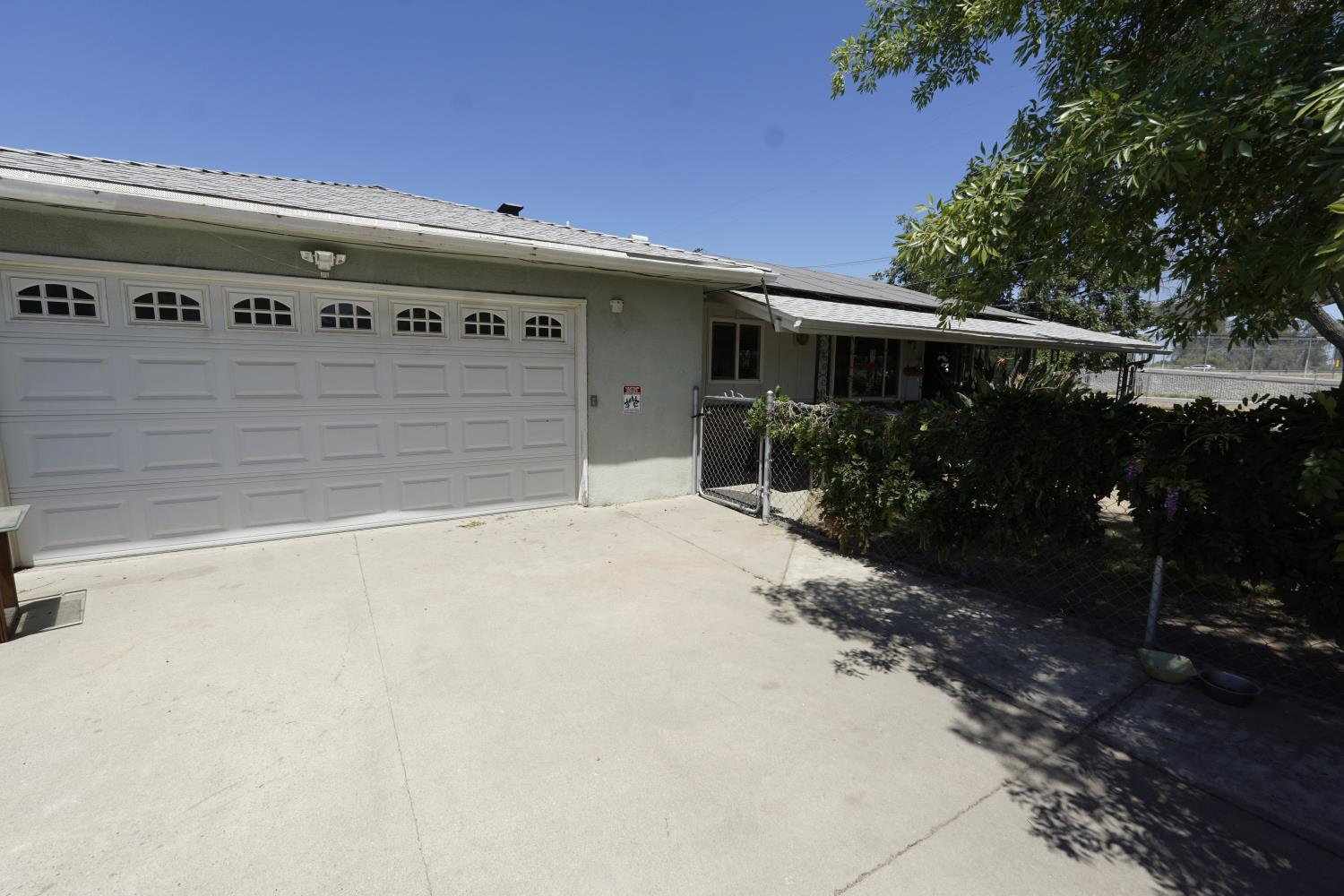 735 765 N Winery Ave, Fresno, CA 93727