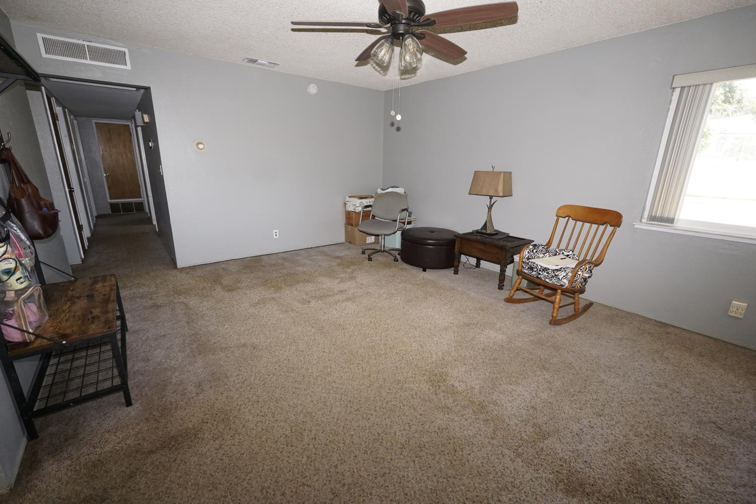 735 765 N Winery Ave, Fresno, CA 93727