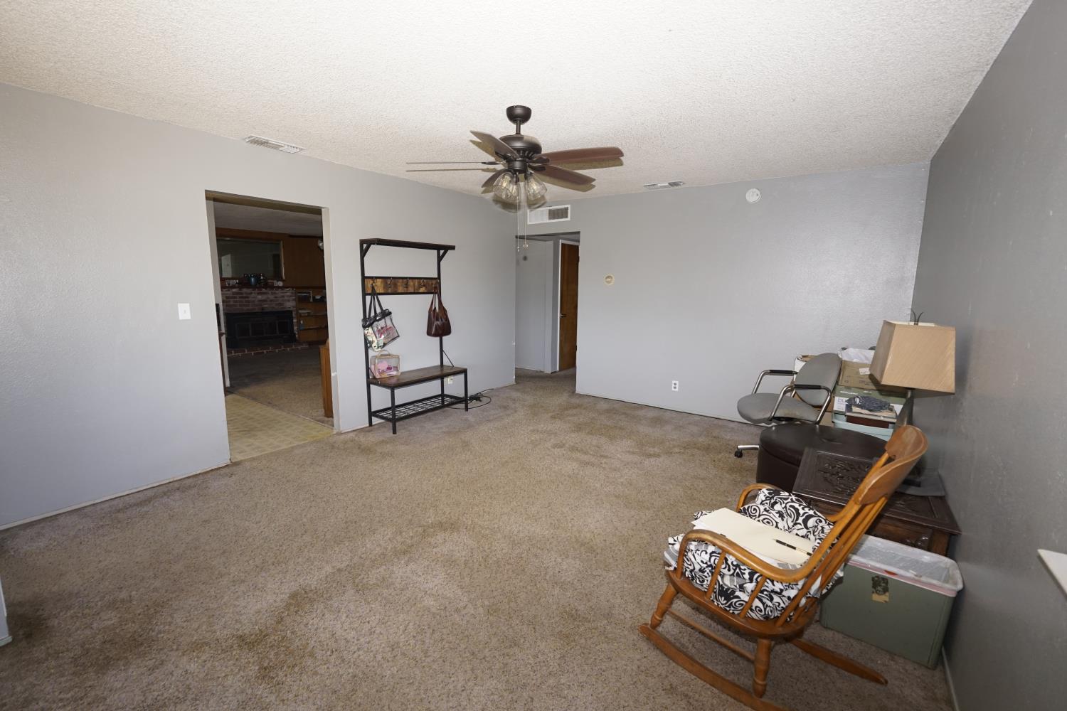 735 765 N Winery Ave, Fresno, CA 93727