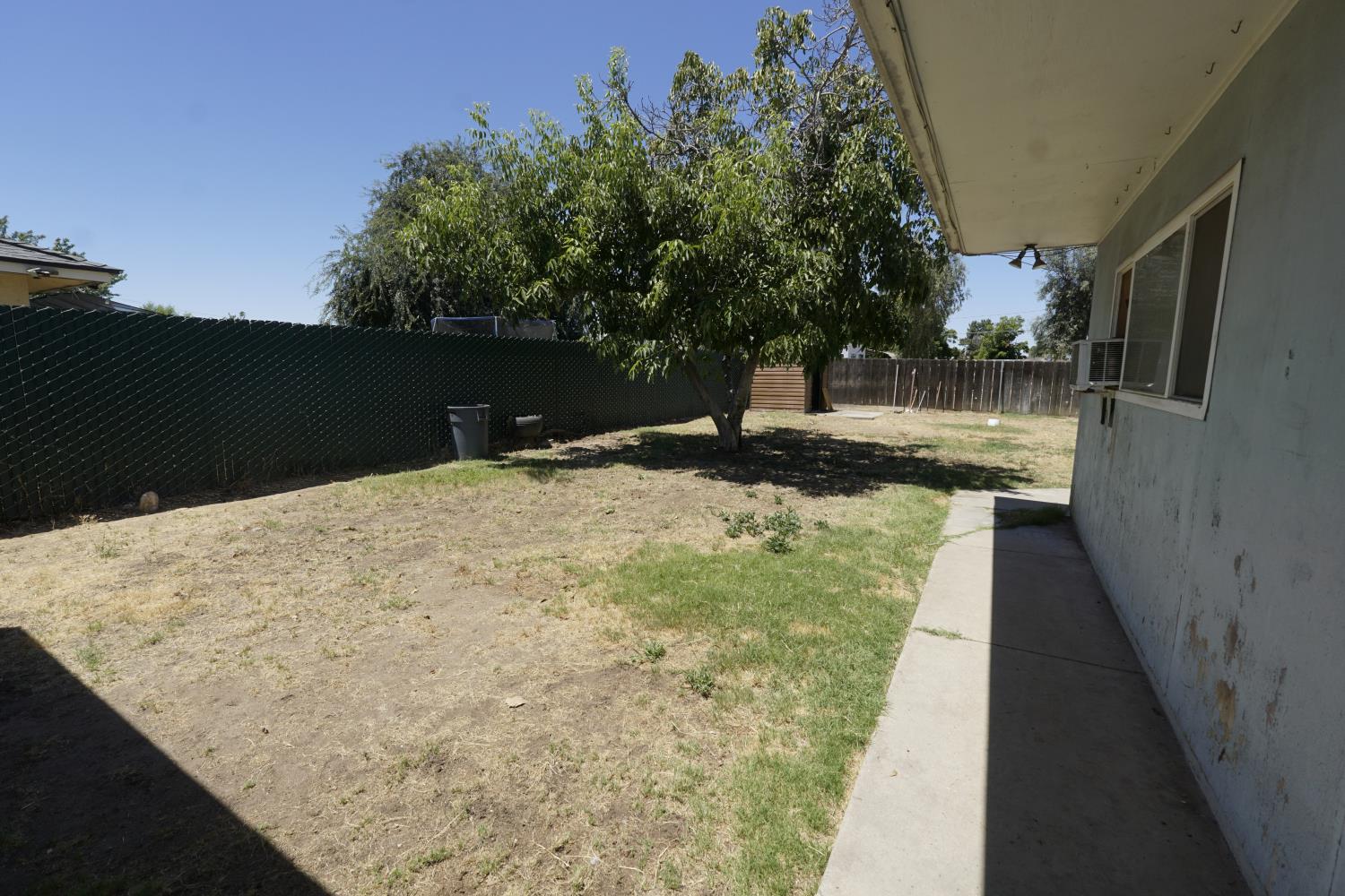 735 765 N Winery Ave, Fresno, CA 93727