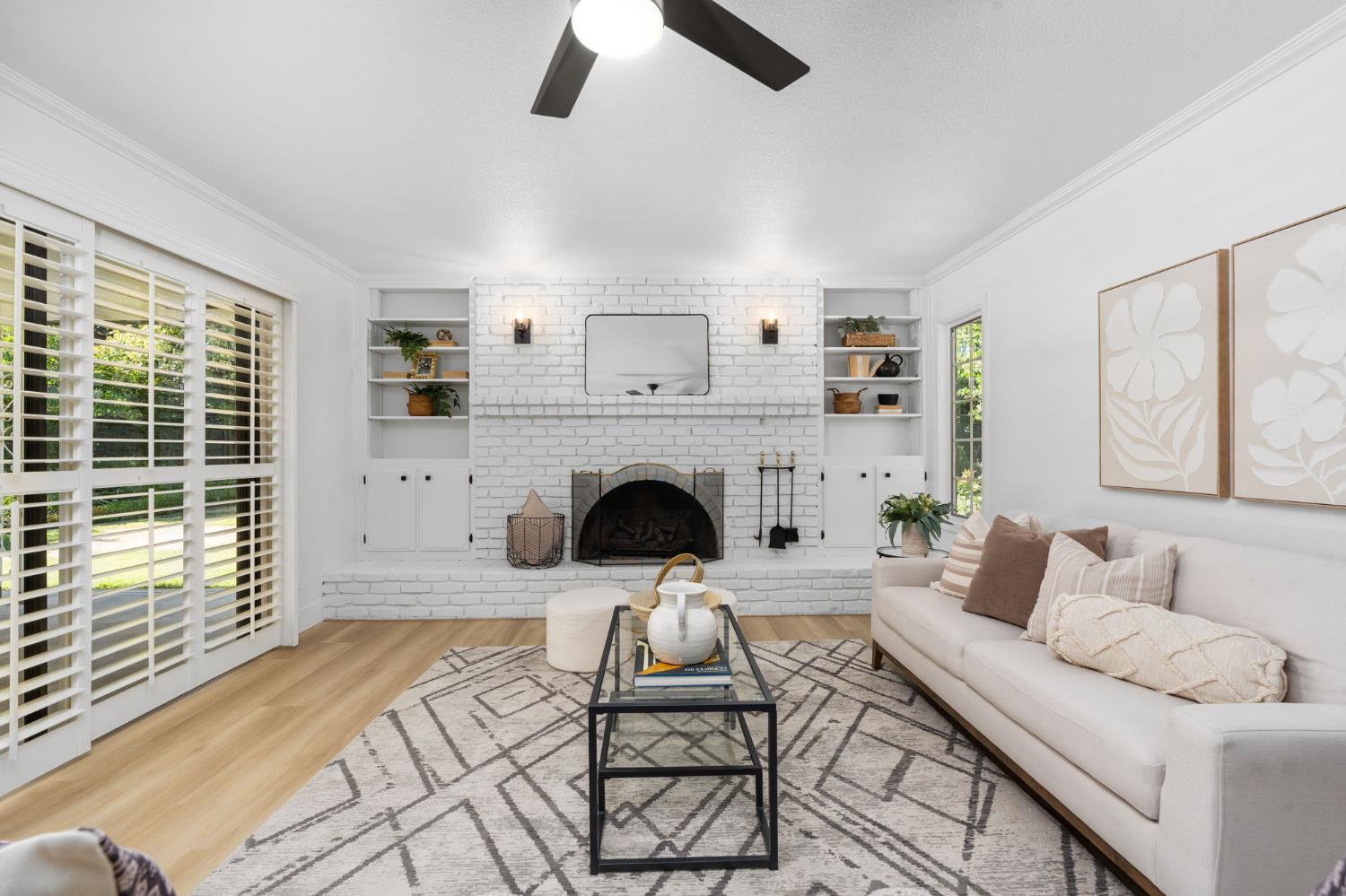 1465 W Magill Ave, Fresno, CA 93711